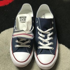 UNISEX CONVERSE SNEAKERS